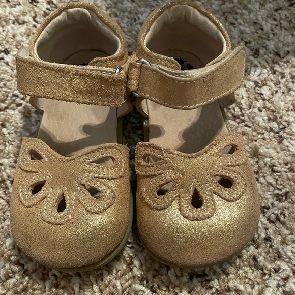 Livie and Luca Gold sparkle Petal shoes - Picture 1 of 5